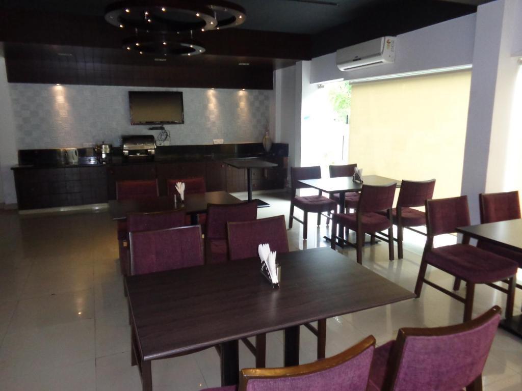 Oyster Airport Hotel Hyderabad Luaran gambar